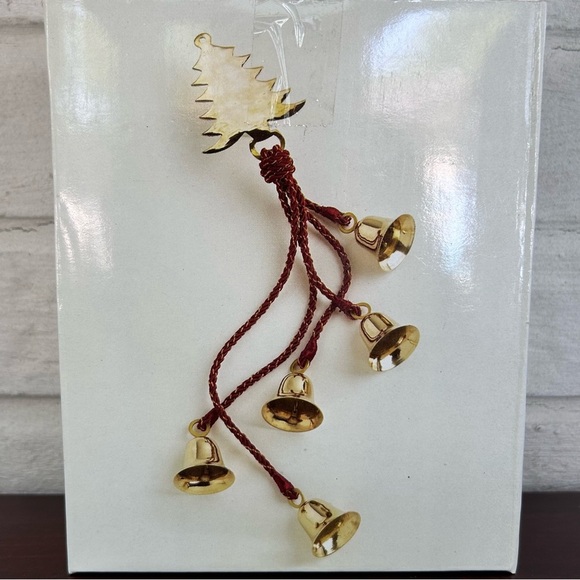 Brass Pine Tree and 5 Brass Bells Swag for Door or Window New in Box - Picture 3 of 14